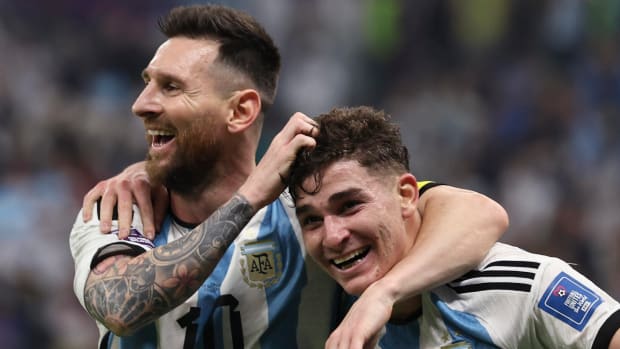 Julián Álvarez, el niño que admiraba a Messi y ahora hace historia a su lado